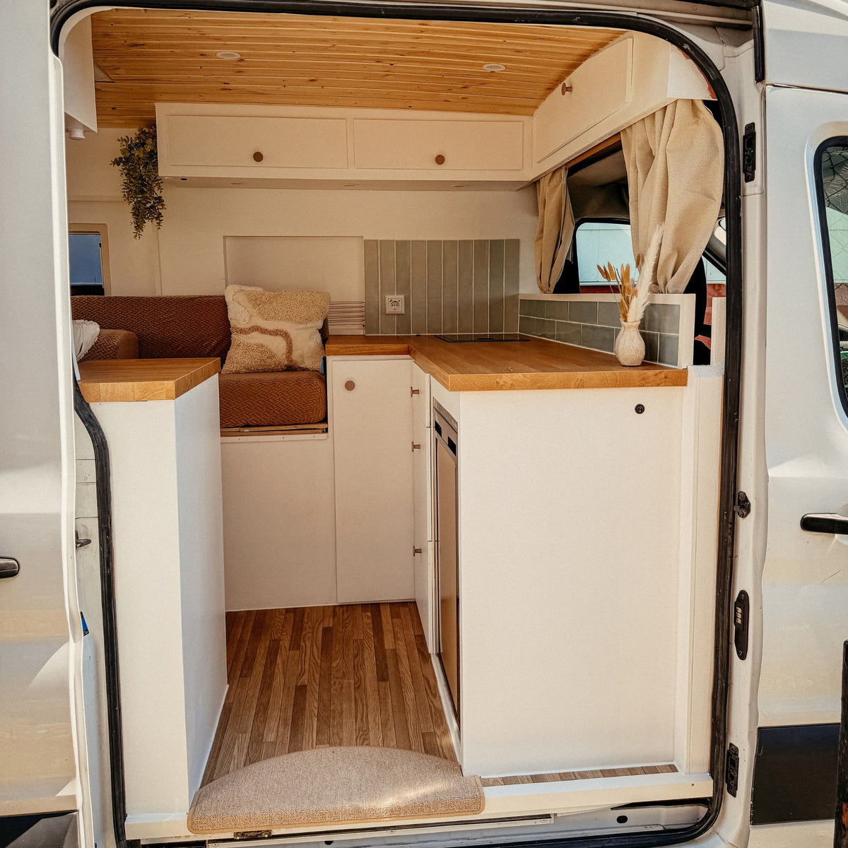 Layout & Maße - Ford Transit H2L2
